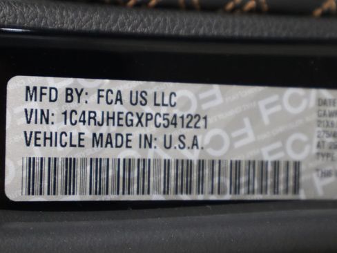 Used 2023 Jeep Grand Cherokee Summit AWD/4WD image 45