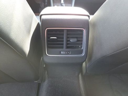 Used 2015 Volkswagen Passat TDI SEL Premium image 22