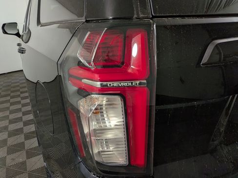 Used 2021 Chevrolet Tahoe Z71 w/ Z71 Signature Package image 12