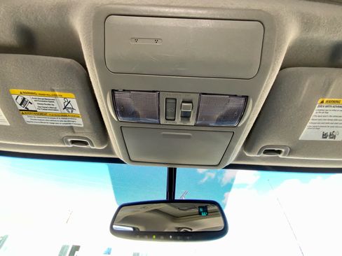 Used 2018 Nissan Frontier SL image 49