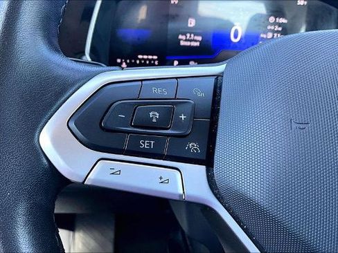 Used 2024 Volkswagen Jetta SE FWD image 16