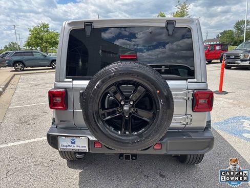 Used 2020 Jeep Wrangler Unlimited Sahara AWD/4WD image 23