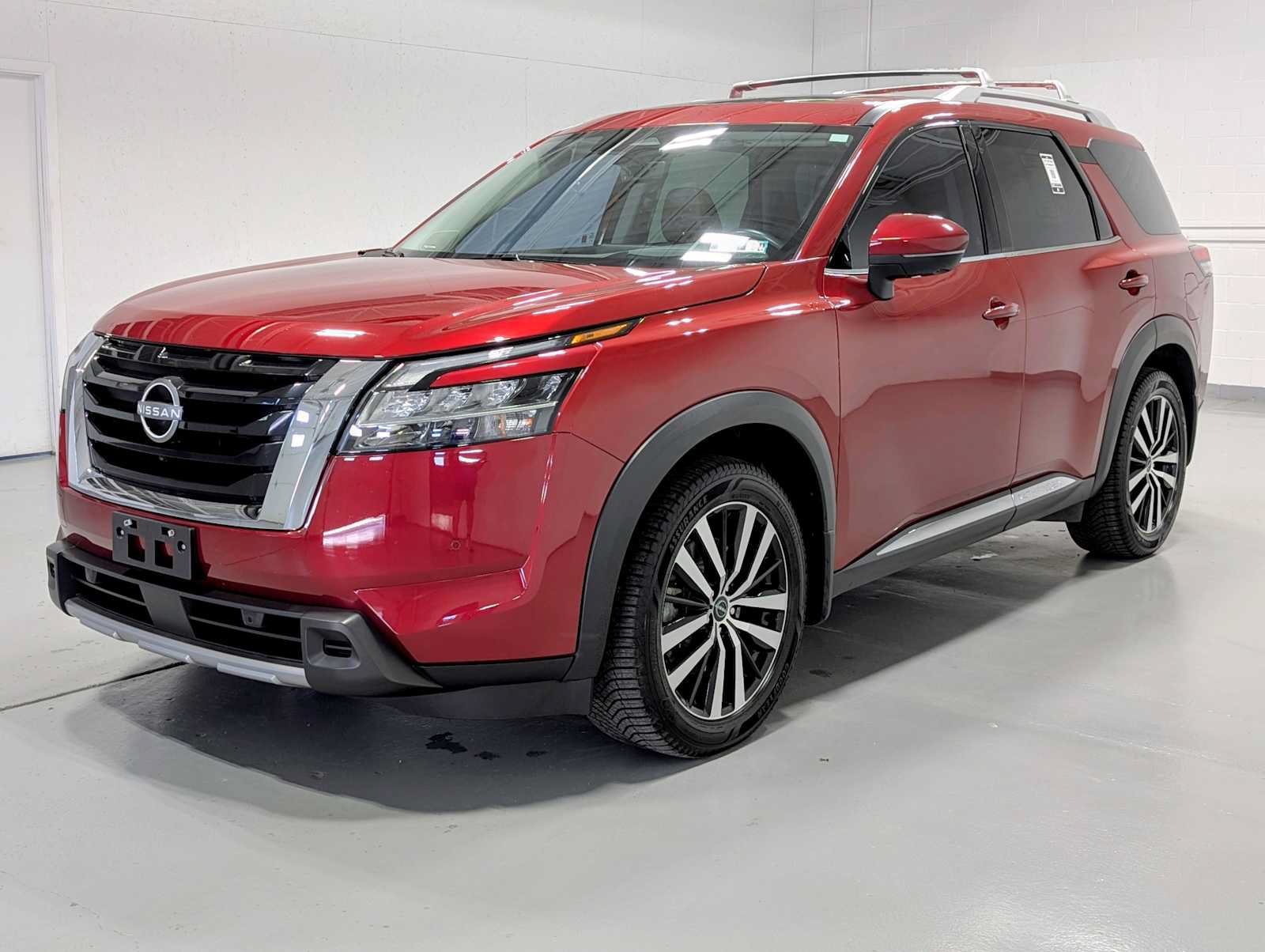 Used 2023 Nissan Pathfinder Platinum AWD/4WD image 1