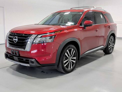 Used 2023 Nissan Pathfinder Platinum AWD/4WD image 1