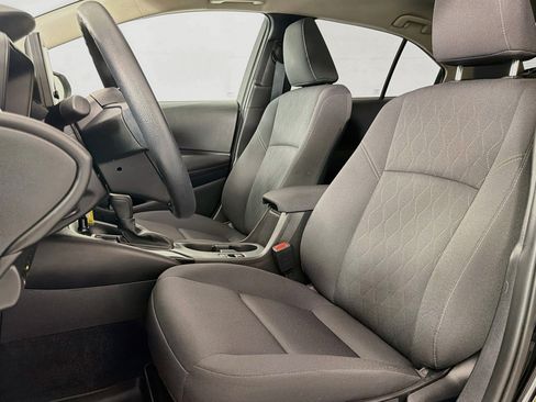 Used 2025 Toyota Corolla LE FWD image 17