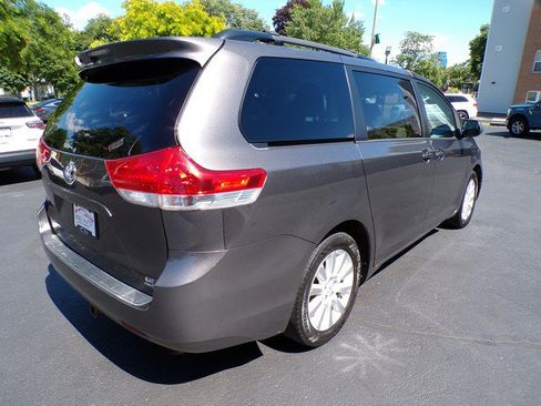 Used 2012 Toyota Sienna LE AWD/4WD image 8