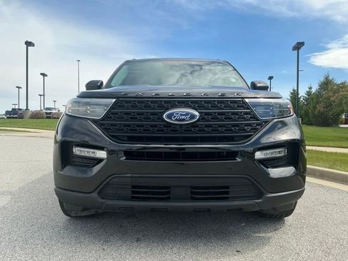 Used 2023 Ford Explorer XLT w/ Equipment Group 202A AWD/4WD image 8