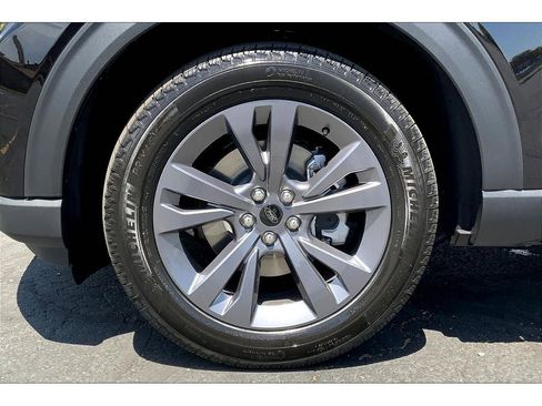 New 2025 Ford Explorer Active w/ Active Comfort Package image 12