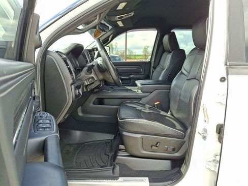 Used 2024 RAM 3500 Limited AWD/4WD image 16