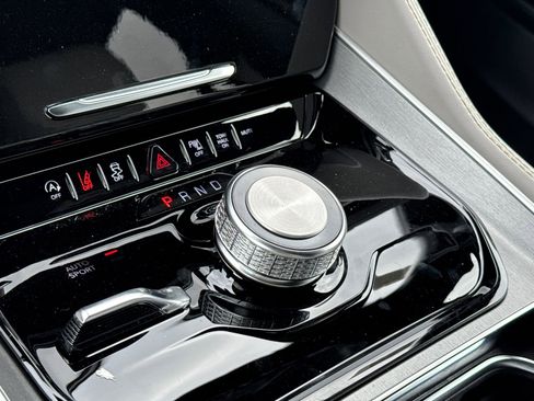 New 2026 Jeep Grand Wagoneer Limited image 20