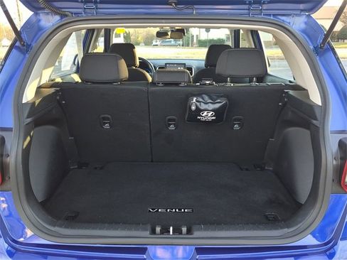 Used 2023 Hyundai Venue SEL image 12