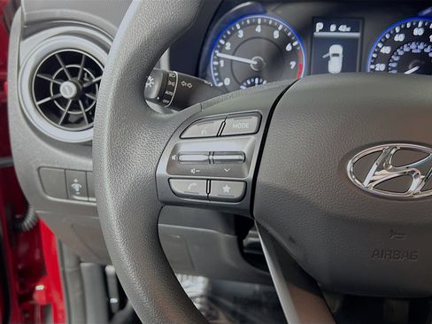 Used 2022 Hyundai Kona SEL image 19