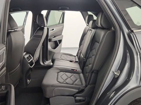 Used 2024 Volkswagen Atlas Cross Sport SE w/ Black Wheel Package AWD/4WD image 28