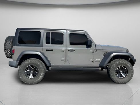 Used 2019 Jeep Wrangler Unlimited Sport S AWD/4WD image 3
