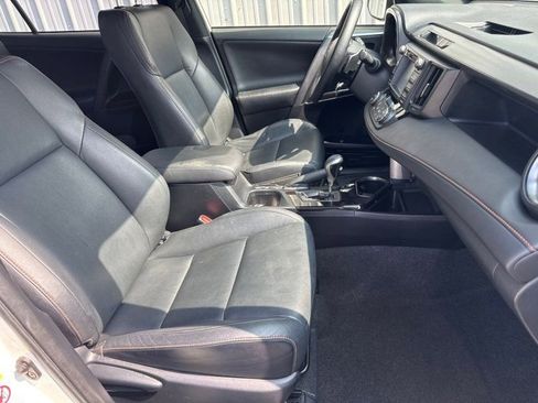 Used 2016 Toyota RAV4 SE image 29