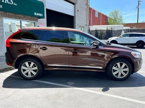 Used 2016 Volvo XC60 T6 AWD/4WD image 10