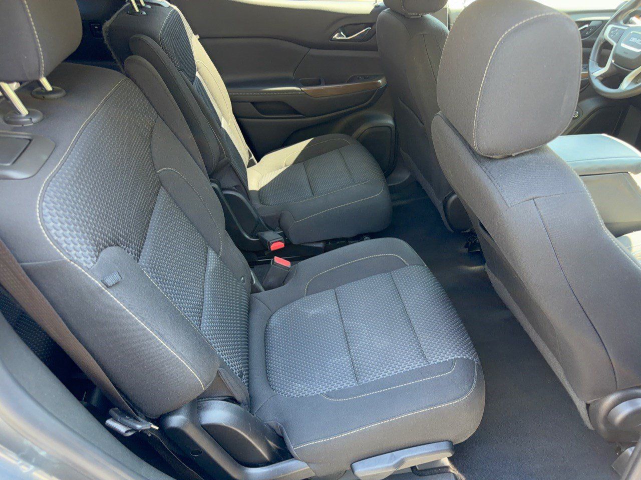 Used 2021 GMC Acadia SLE w/ Driver Convenience Package FWD image 29