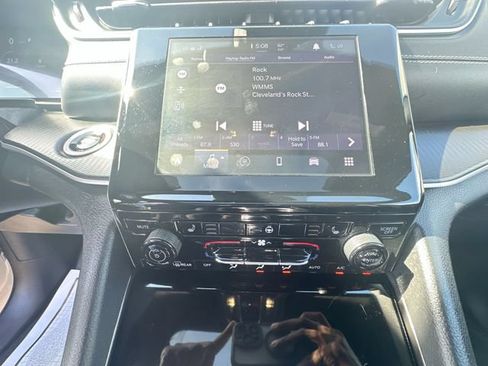 Used 2024 Jeep Grand Cherokee Altitude AWD/4WD image 18