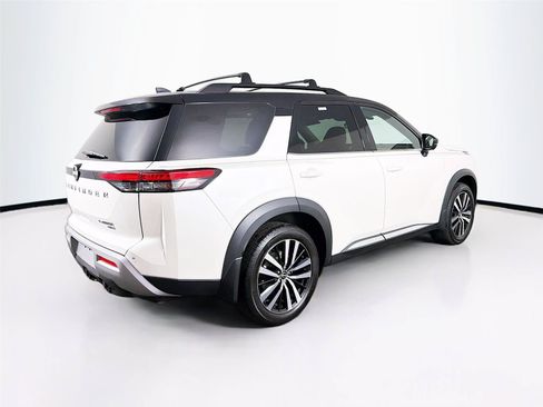 Used 2023 Nissan Pathfinder Platinum AWD/4WD image 11
