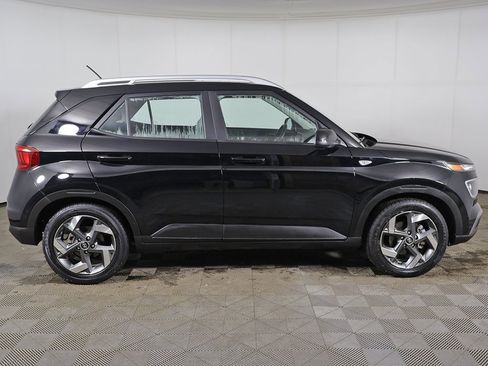 Used 2023 Hyundai Venue SEL w/ Cargo Package image 12