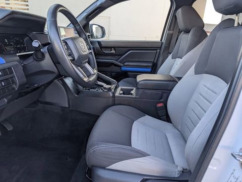 Used 2025 Toyota Tacoma TRD Off-Road AWD/4WD image 28