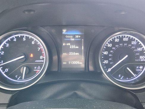 Used 2018 Toyota Camry LE image 20