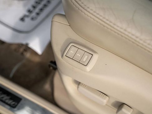 Used 2011 Cadillac SRX Performance image 16