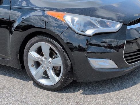 Used 2014 Hyundai Veloster w/ Style Package 02 FWD image 9