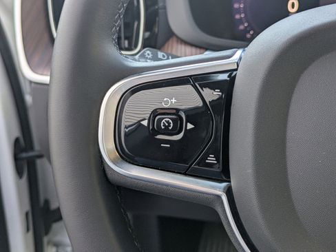 Used 2023 Volvo XC60 T8 Ultimate image 17