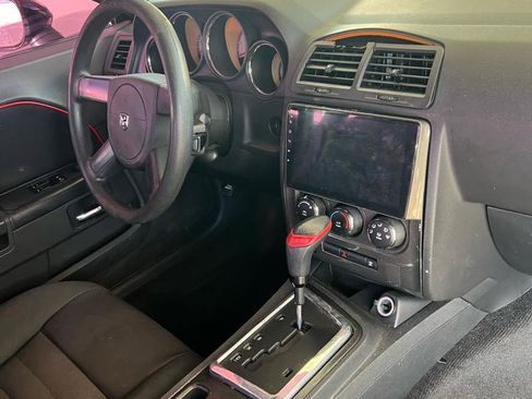 Used 2010 Dodge Challenger SE RWD image 8