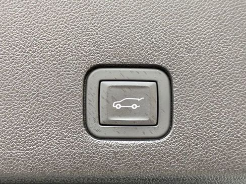 Certified 2025 Cadillac XT6 Sport image 12