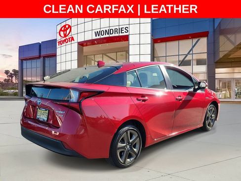 Used 2021 Toyota Prius XLE FWD image 6
