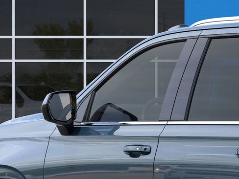 New 2026 Chevrolet Suburban LS image 12