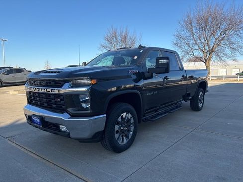 Used 2022 Chevrolet Silverado 3500 LT w/ Convenience Package image 4