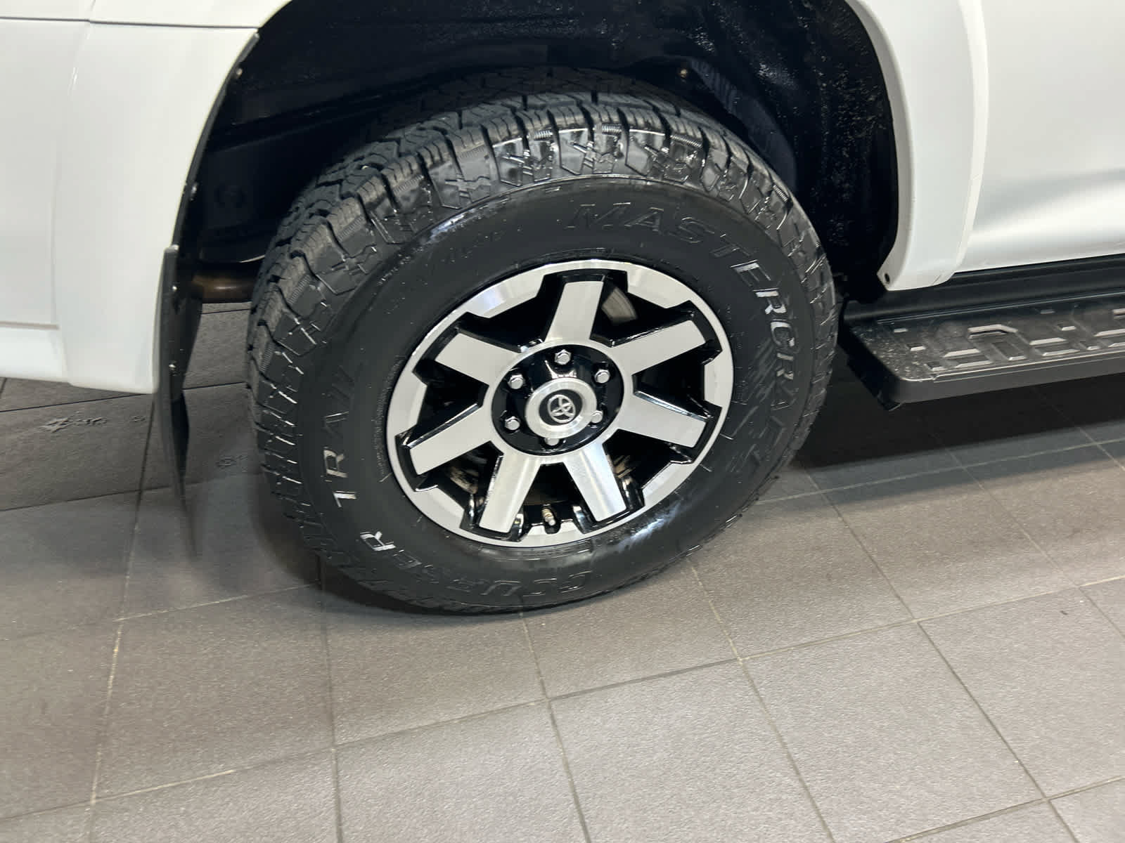 Used 2014 Toyota 4Runner SR5 Premium AWD/4WD image 9