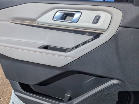 New 2026 Ford Explorer Active w/ Active Comfort Package image 14