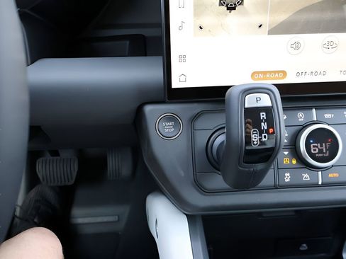 New 2026 Land Rover Defender 110 X-Dynamic SE AWD/4WD image 27