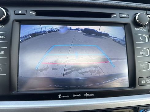 Used 2016 Toyota Highlander XLE image 15