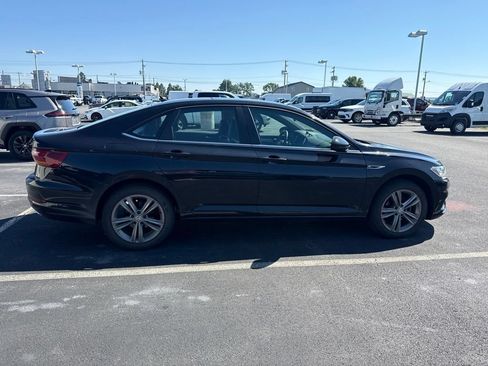 Used 2019 Volkswagen Jetta R-Line w/ R-Line Cold Weather Package FWD image 6