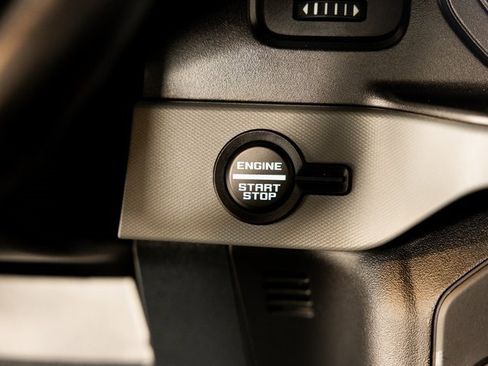 Used 2021 Ford Bronco Black Diamond image 18