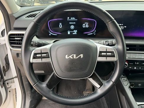 Used 2025 Kia Telluride S image 24