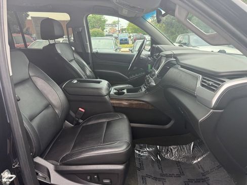 Used 2018 Chevrolet Suburban LT AWD/4WD image 13