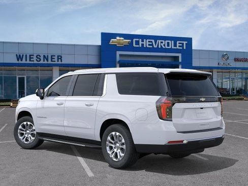 Used 2026 Chevrolet Suburban LS RWD image 3