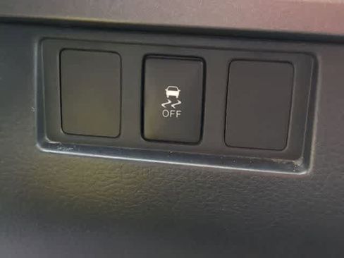 Used 2017 Toyota Tundra SR5 w/ SR5 Upgrade Package image 27