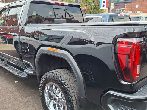 Used 2022 GMC Sierra 3500 Denali AWD/4WD image 4