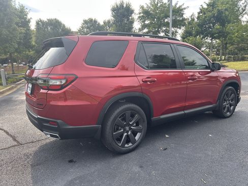 Used 2025 Honda Pilot Sport image 9