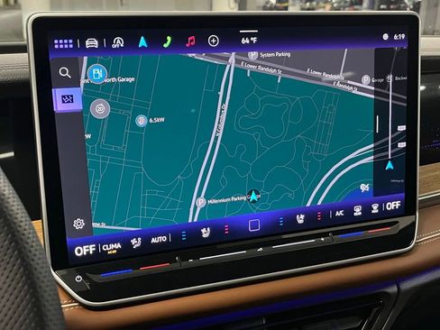 Certified 2025 Volkswagen Tiguan SEL R-Line image 29