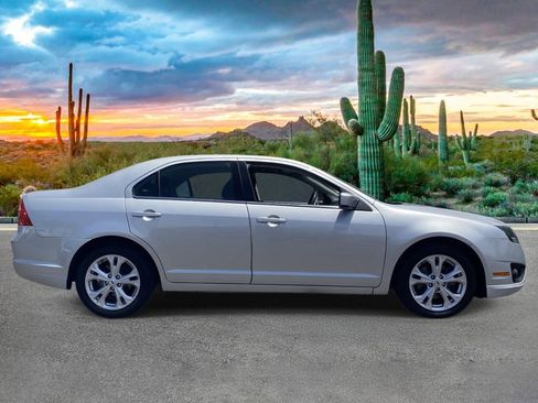 Used 2012 Ford Fusion SE FWD image 2