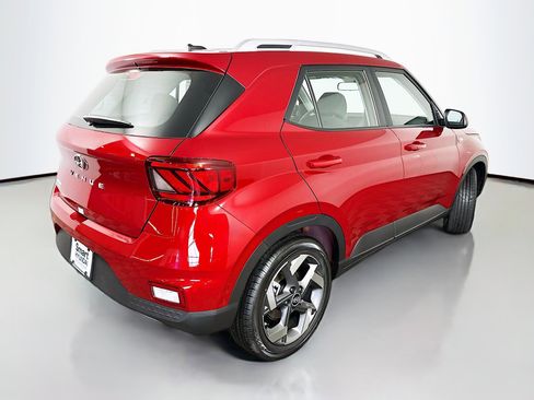 New 2025 Hyundai Venue SEL image 7