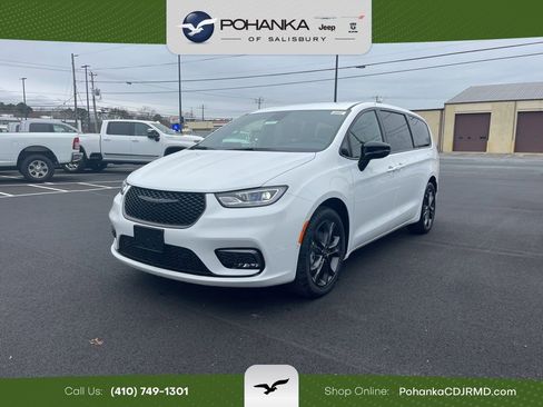 New 2026 Chrysler Pacifica Select FWD image 1